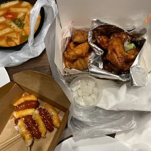 ddukbokki, sodduk sodduk (rice cakes and sausages), half and half ttobongee and galbi wings