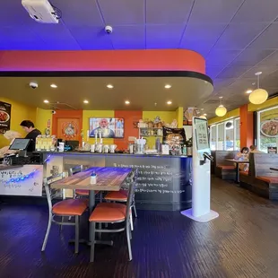 Front dining area/ Self-serve Kiosk