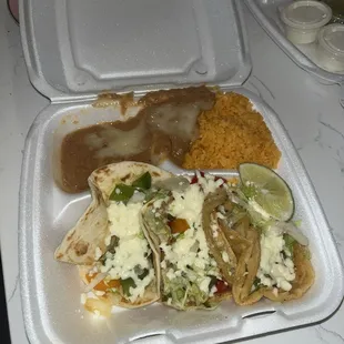 Tu Casa Tacos Dinner Veggie (the beans never spill like that normally, first time it happened)