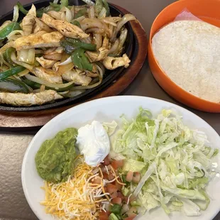Chicken fajitas (subbed lettuce for beans)
