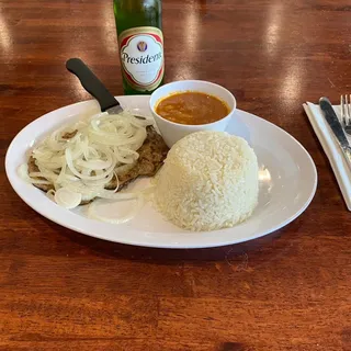 Bistec Encebollado
