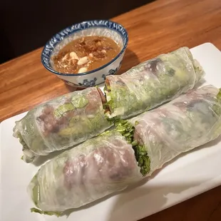 Grilled meat spring rolls