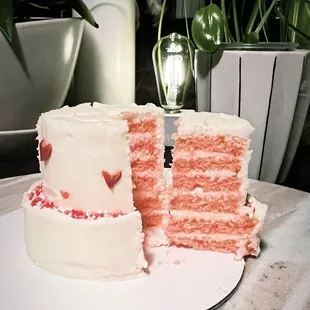 Strawberry Cake (tastes like a strawberry milkshake)