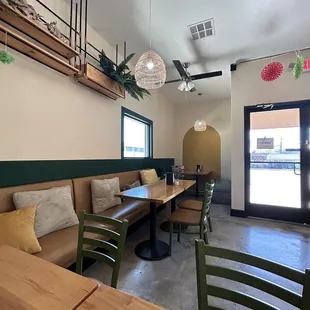 Inside- super cute &amp; cozy!