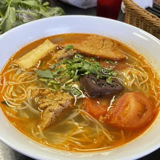 4. Banh Canh Long Huyet