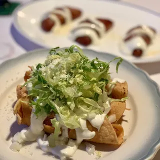 FLAUTAS DE POLLO