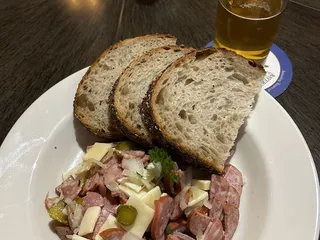 Kantine Biergarten Eatery