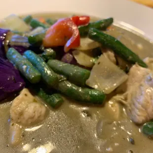 Green curry with added onions