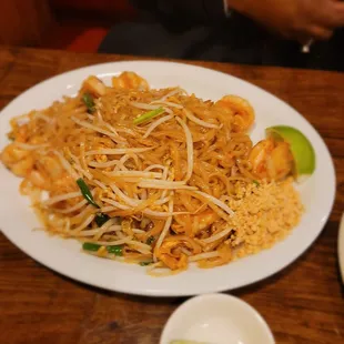 Pad thai w shrimp