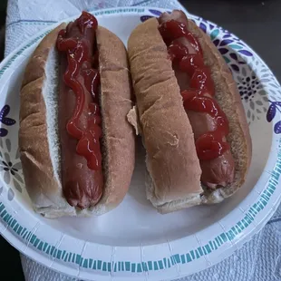 A couple nice sauced up dogs.