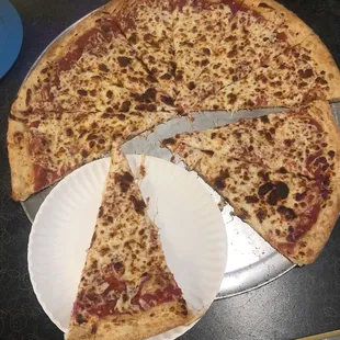 Cheese pizza