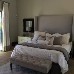 Tall contemporary headboard - Bedspread -pillows- &amp; Drapes