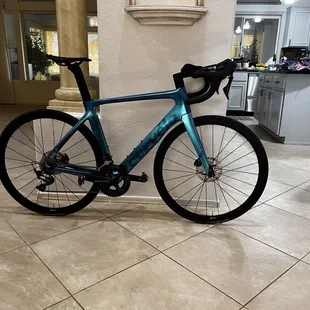 love at first site ;) best paint job I've ever seen !