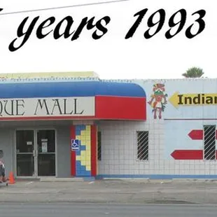 Tucson Indian Jewelry is inside the American Antique Mall