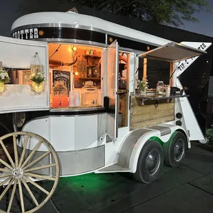 Tip-C-Trotter. Horse trailer bar.