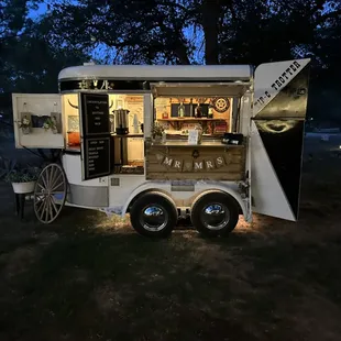 Horse trailer bar