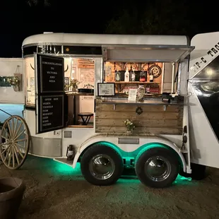 Horse trailer bar