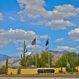 Entrance to the resort from N. Shannon.