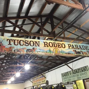 2large buildings museum &amp; buggies wagons large pieces