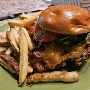 Best Curb Pickup-Ben very customer service. On his way back into Tucson, he saw customers walking up - held door for them.