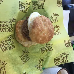 Yummmm... Rocket!!! (No cheese ... I gotta lighten up the calorie count somehow...)