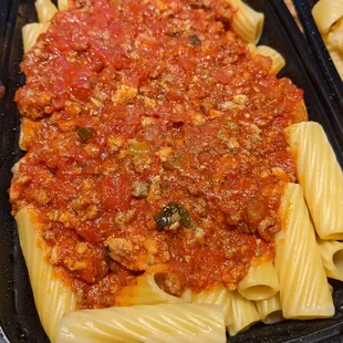 Papa Joe&apos;s Bolognese Sauce with Rigatoni