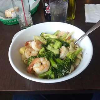 Shells, Broccoli, & Shrimp