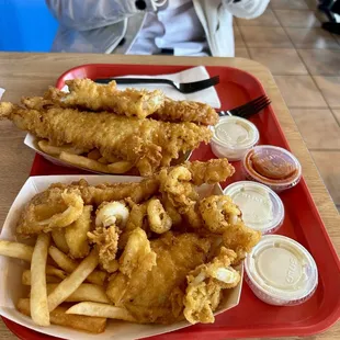 Fish &amp; calamari combo