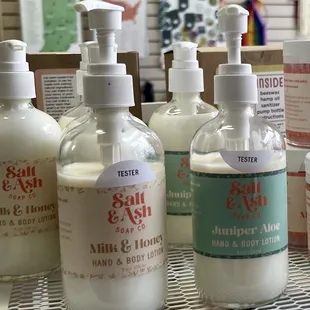 Milk &amp; Honey smells so good! I love testers lol