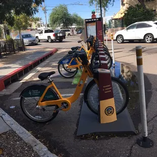 Bike station at 4th and 9th