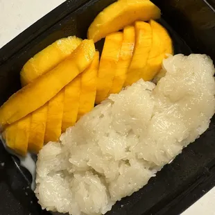 Sweet Sticky Rice With Mango