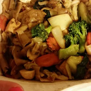 Love this thai food! Not too oily, good flavor and big fresh veggies. Curry and noodle dishes are awesome.