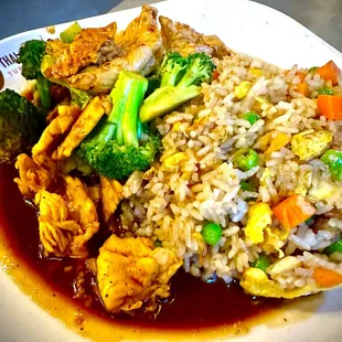 Black Pepper Chicken with Fried Rice. Come get ya&apos; some!