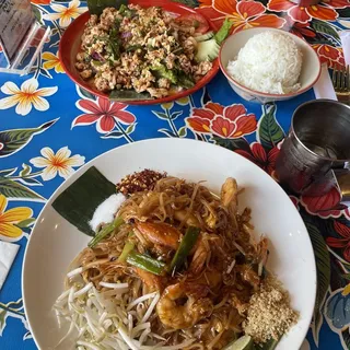 PAD THAI