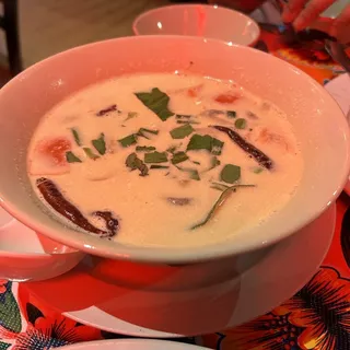 TOM KHA