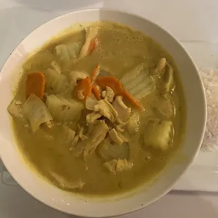Yellow curry with chicken