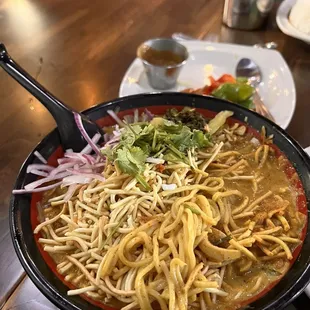 #35. Egg noodles with chicken in a curry sauce