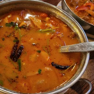 31 Tom Yum Goong