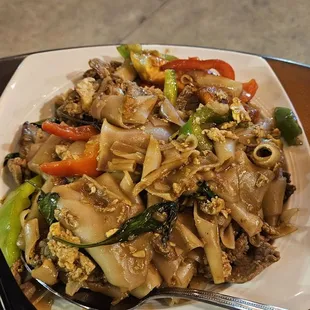 Pad kee mao