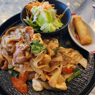 Drunken noodles lunch special