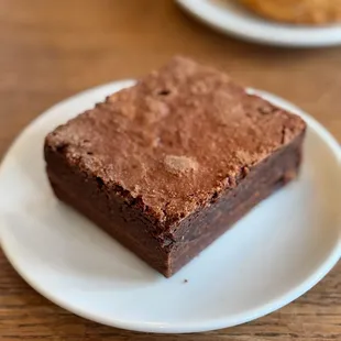 Brownie: probably the fudgiest brownie I&apos;ve had. It melted in my hands as I held it to take a bite