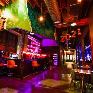 Tulips Bar