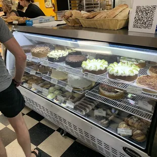 Cakes, cheesecakes, miscellaneous pastries