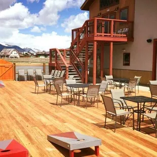 Tully&apos;s patio