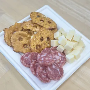 Cali snackable with salami and cheese and pretzels 
*ask for gluten free chips instead!