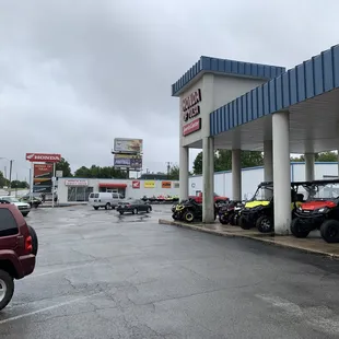 The Legendary Corner of 21st and Yale