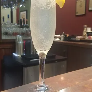 French 75 - Gin in June cocktail feature