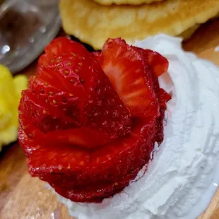 So pretty strawberry in cream.
