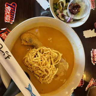 S4 Guay Tiew Nam Sai (Noodle Soup)