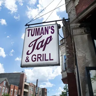 Tuman&apos;s Tap &amp; Grill